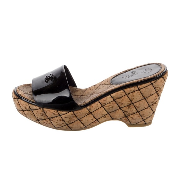 Chanel Cork Wedge Heel Sandals Black Patent CC Logo Quilted Cork 37 7 Vintage - Picture 1 of 10